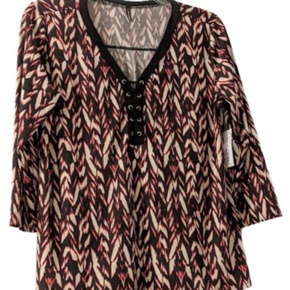 Sweet Clarity WMNs Multi-Color Bell Sleeve Lace Up Neckline Blouse SZ Large NWT - Picture 6 of 9